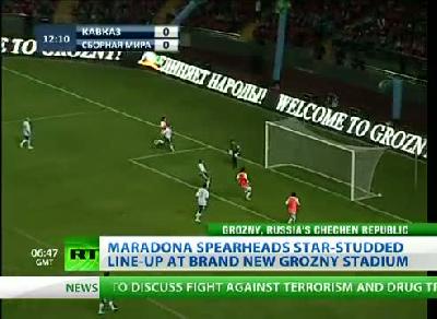 Maradona Çeçenistan'da Sahada