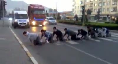Liseli Çılgın Gençlik :))